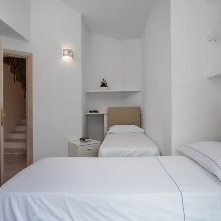 The Square Depandance Bed & Breakfast Cannigione Bagian luar foto