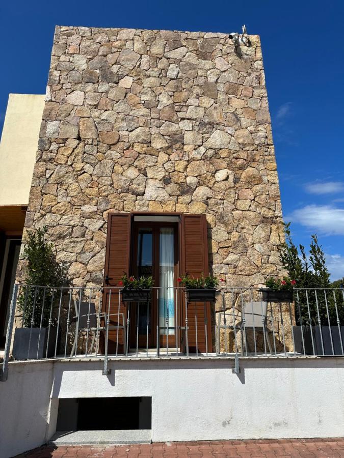 The Square Depandance Bed & Breakfast Cannigione Bagian luar foto
