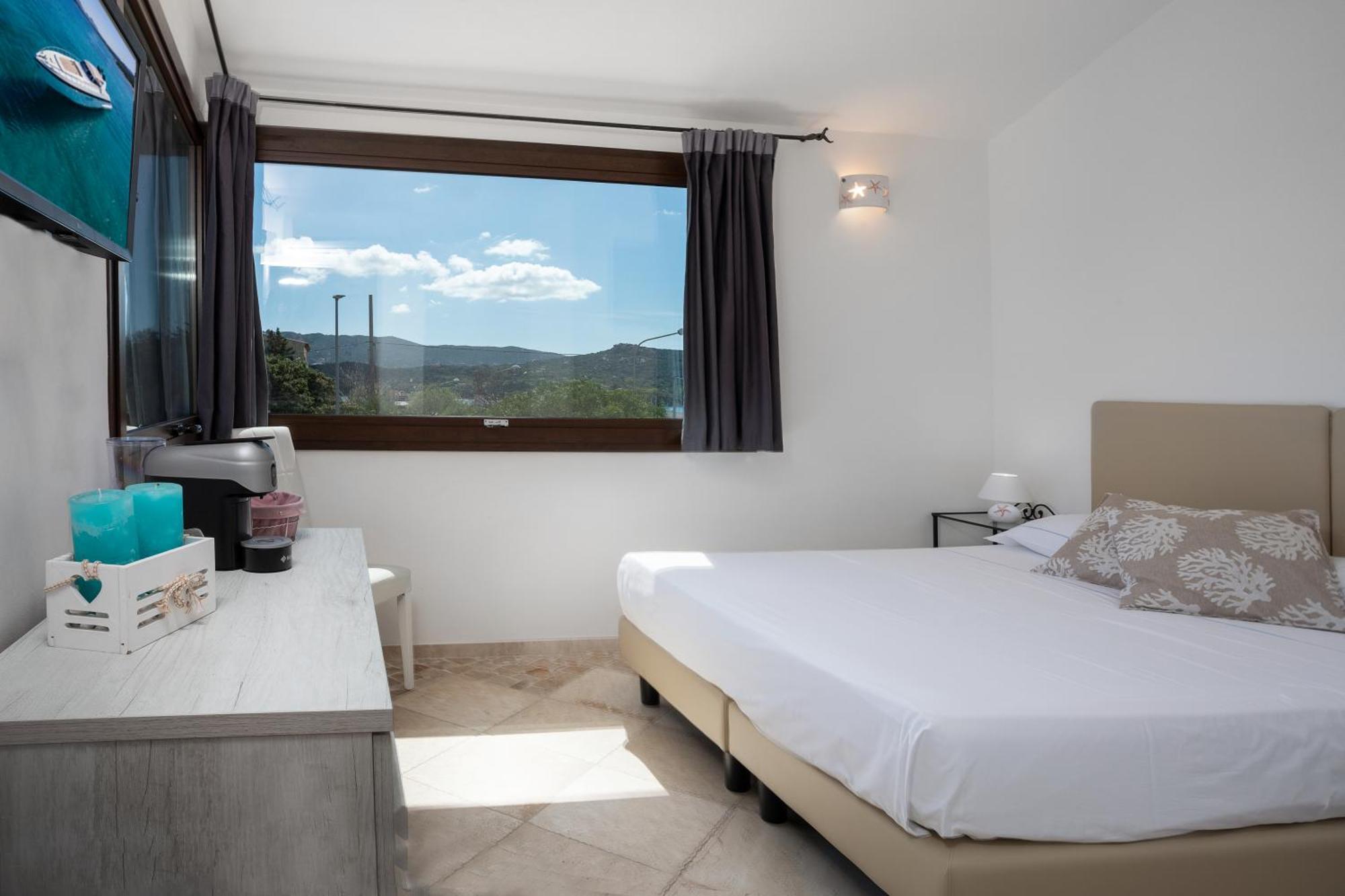 The Square Depandance Bed & Breakfast Cannigione Bagian luar foto